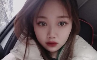 一个孤单的女孩在冬日的午后（一个孤单的女孩在冬日的午后）