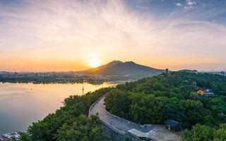 改变自己，才能改变世界（一个自卑少年的成长故事）