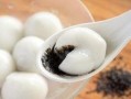 一个小女孩的春节故事（一个小女孩的春节故事）