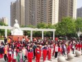 拥抱温暖的老师（教育不仅是知识传授，更是人生指导）