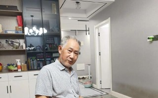 爱的奉献（小镇医生的坚持）