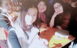 以微笑向前（坚持微笑的人）