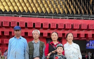 爱与时间同行的故事（岁月流转，爱情永恒）