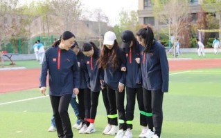一场拔河比赛的胜利之路（团队协作与个人力量的完美结合）
