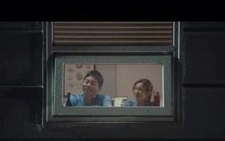 一把伞，两个人，一段友情（雨中的点滴温暖，一生难忘的朋友）
