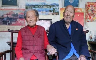 雨夜相扶（两个陌生人、一场恩情）