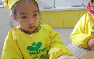 小女孩的包饺子之旅（小女孩的包饺子之旅）