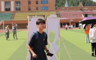他们用青春的力量，为梦想而奋斗（他们用青春的力量，为梦想而奋斗）