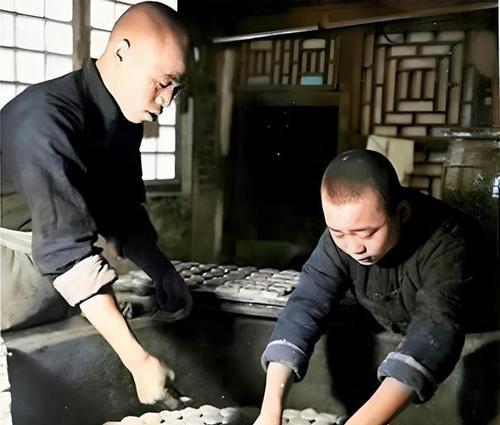 逆境中的转身——一位女企业家的奋斗之路（一个女人的强大自信）-第1张图片-学作网