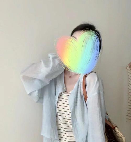 在温暖的怀抱中成长（她的微笑让我感到希望）-第1张图片-学作网