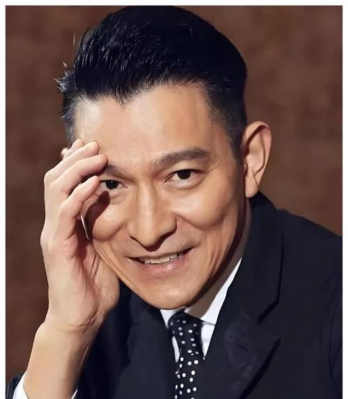 音乐世界里的高尚精神-第1张图片-学作网
