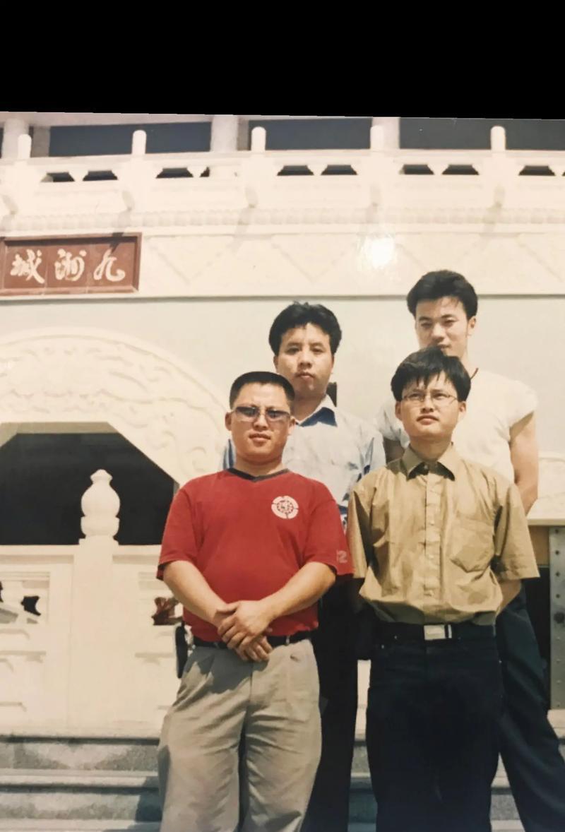 青春岁月下的美好回忆（勇敢追梦，收获成功）-第3张图片-学作网
