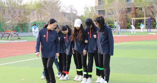 一场拔河比赛的胜利之路（团队协作与个人力量的完美结合）-第1张图片-学作网