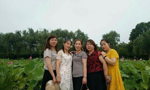 友谊的力量——与你同行（一位失去双腿的姑娘和她最好的朋友）-第1张图片-学作网