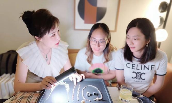 变成最温暖的时光（岁月深处的暖意）-第1张图片-学作网