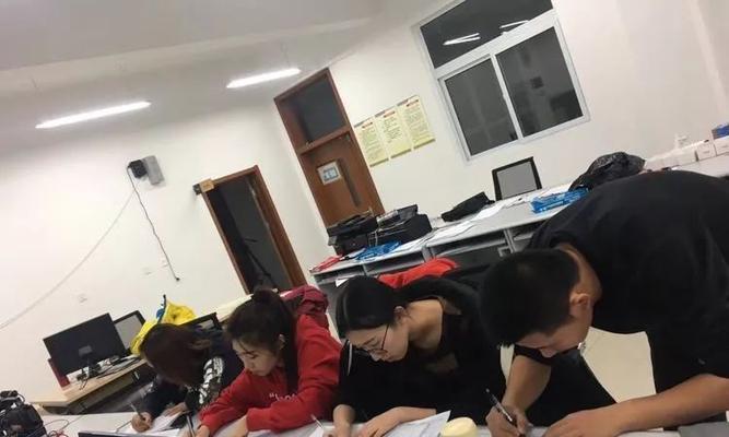 拼搏无悔，以青春不忘初心（勇闯天涯，不畏艰辛，成就一番事业）-第2张图片-学作网