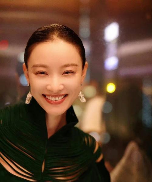 荣誉之路（职场华丽转身）-第3张图片-学作网