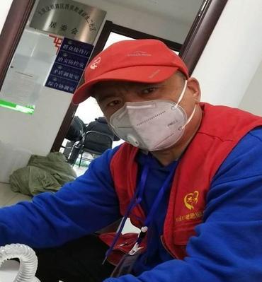 逆风而行的志愿者（他们用行动诠释着社会温暖）-第1张图片-学作网