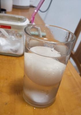 小鱼儿和他的实验（通过盐水浮鸡蛋实验，发现科学的奥妙）-第1张图片-学作网