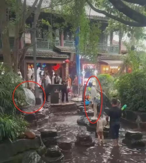 打水仗乐趣无穷（一个孩子的夏日记忆）-第1张图片-学作网