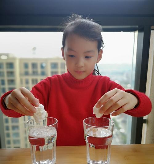 纸片托水实验的探索（小孩子的科学实验）-第2张图片-学作网