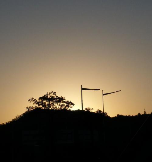 美丽夕阳下的那个人（当爱已成往事，是否还能抬头看夕阳）-第2张图片-学作网