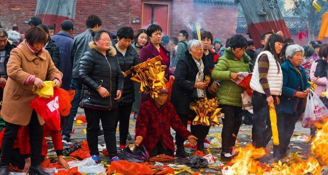 春节祭祖记（一场传统与感动的相遇）-第3张图片-学作网