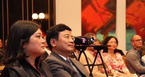 中秋团圆月明：一场美好的家庭聚会-第3张图片-学作网
