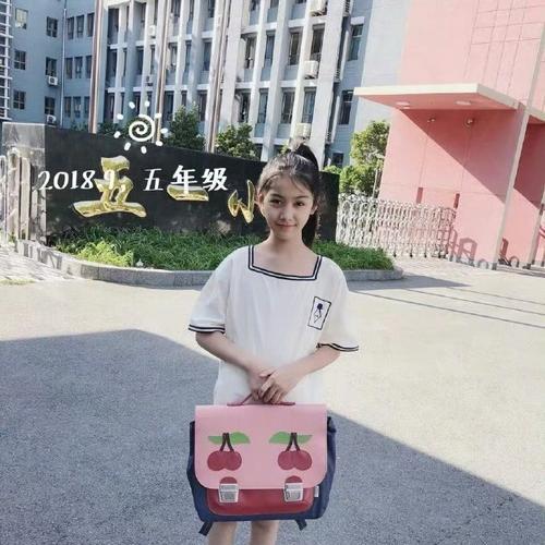 从稚嫩到成熟，她经历了什么？（从稚嫩到成熟，她经历了什么？）-第2张图片-学作网