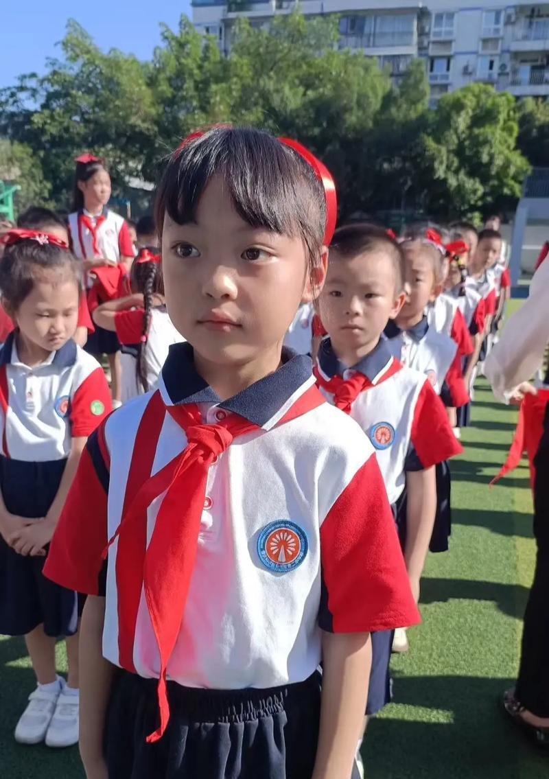 我与合格少先队员的故事（勇敢、坚强、责任感、爱心、进取心）-第2张图片-学作网
